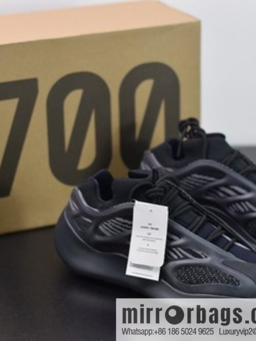 D05X6 pure original version Adidas Adidas Yeezy 700V3 \"Azael\" Kanye coconut luminous upper special-shaped Vintage dad shoes H67799