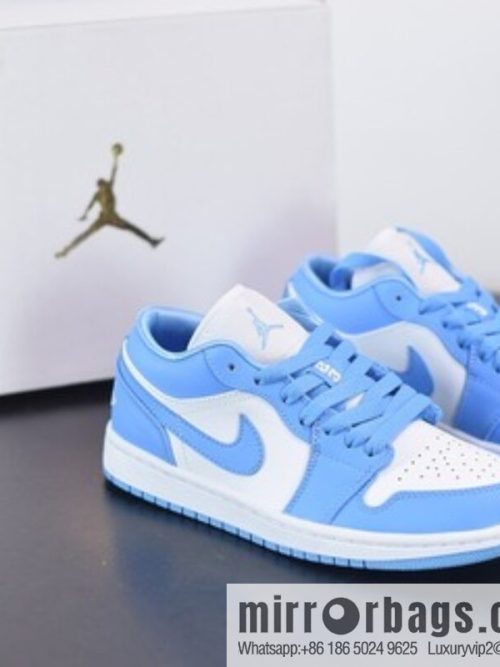 D09D3 Verified AJ1 LOW North Carolina Blue Low Top Unisex Casual Sneakers AO9944-441