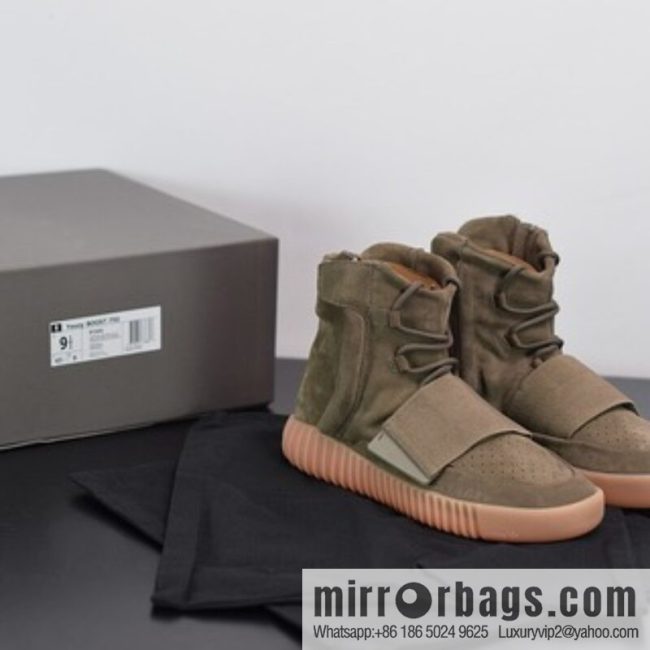AdidasYeezy 750 Boost BY2456 Unisex high-top sneakers