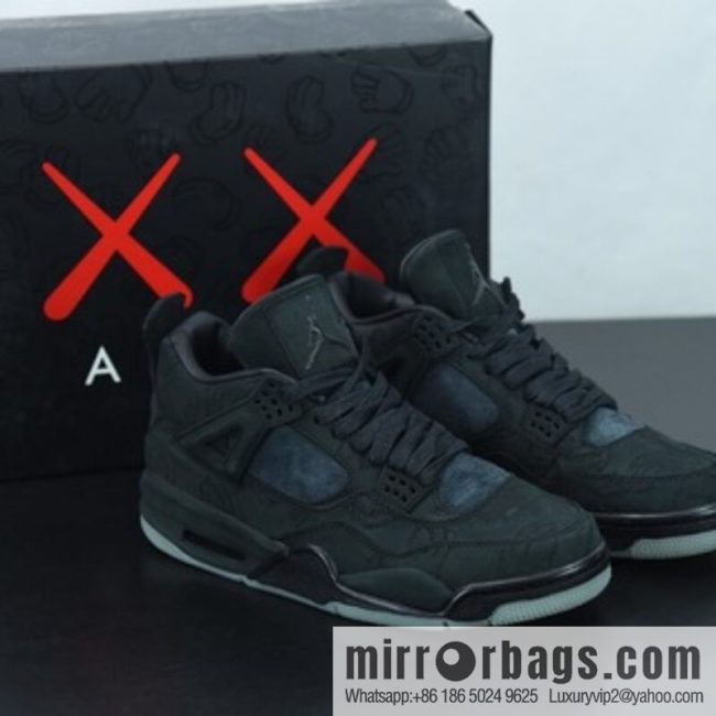KAWS x Air Jordan 4 Black AJ4 black suede limited joint name, luminous crystal middle help men\'s sneakers 930155-001