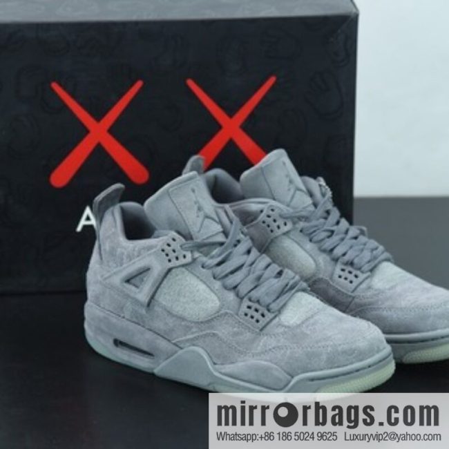 KAWS x Air Jordan 4 Black AJ4 gray suede limited joint name, luminous crystal middle help men\'s sneakers 930155-003