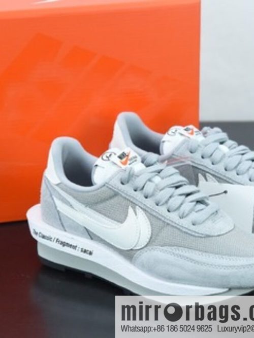 T00C5 Fragment Design x Sacai x LDWaffle catwalk casual sneakers Part Number: DH2684-001