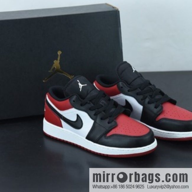 Air Jordan1 Low 2021 Black Toe 2021AJ1LOW New Black and Red Unisex The same casual low-top sneakers 553558 612