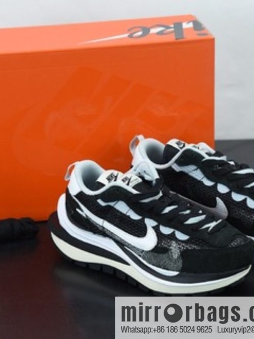 Sacai x Nike VaporWaffle \"Grey/Black/Blue/Red\" Improved marathon deconstruction design avant-garde deformation triple bottom casual jogging shoes, item number: CV1363-100