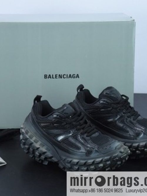 BALENCIAGA Defender Rubber Platform Sneakers Defender Series Low Top Tank Track Tire Type Off-Road Outdoor Height Increase Platform Casual Sports Jogging Shoes \"685613 W2RA6 1000