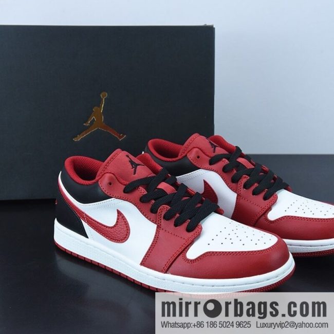 B09F3 AIR JORDAN 1 Low AJ1 Red, White and Black Vintage Basketball Shoes, Item Number: 553558-163