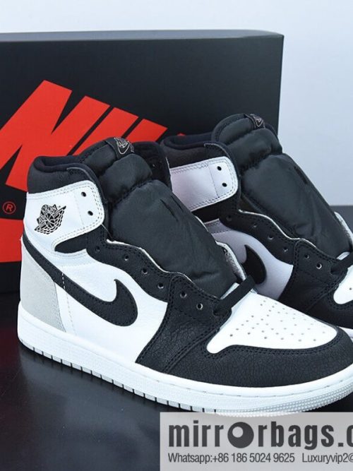 L00H6 Air Jordan 1 High OG \"Stage Haze\" AJ1 Joe 1 Black Grey Toe, Item Number: 555088-108