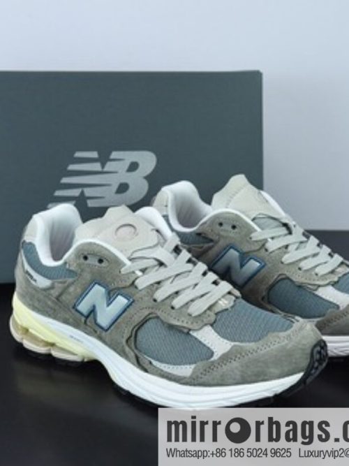 New Balance 2002 Vintage Casual Running Shoes M2002RDD