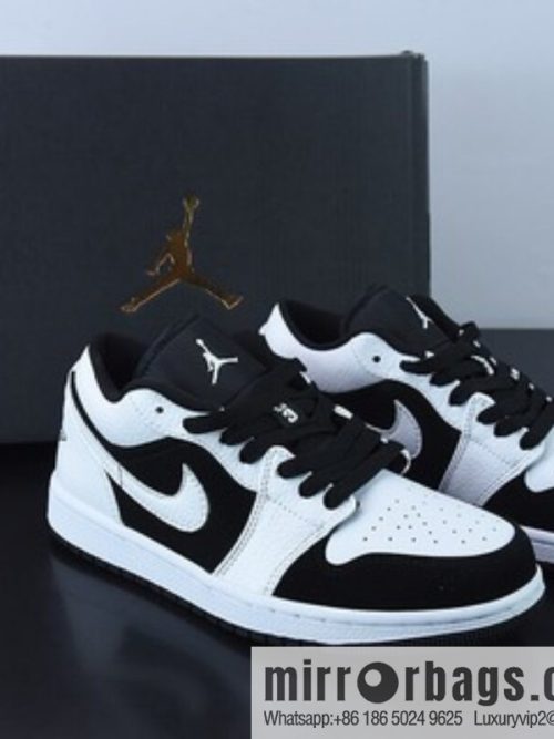 Jordan Air Jordan 1 Low AJ1 Joe 1 Black and white panda, low-top casual board shoes, item number: 553560-101