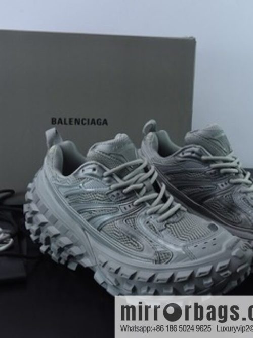 Balenciaga Defender Rubber Platform Sneakers Off-Road Outdoor Height Increase Platform Casual Sports Jogging Shoes 685611 W2RA6 1200