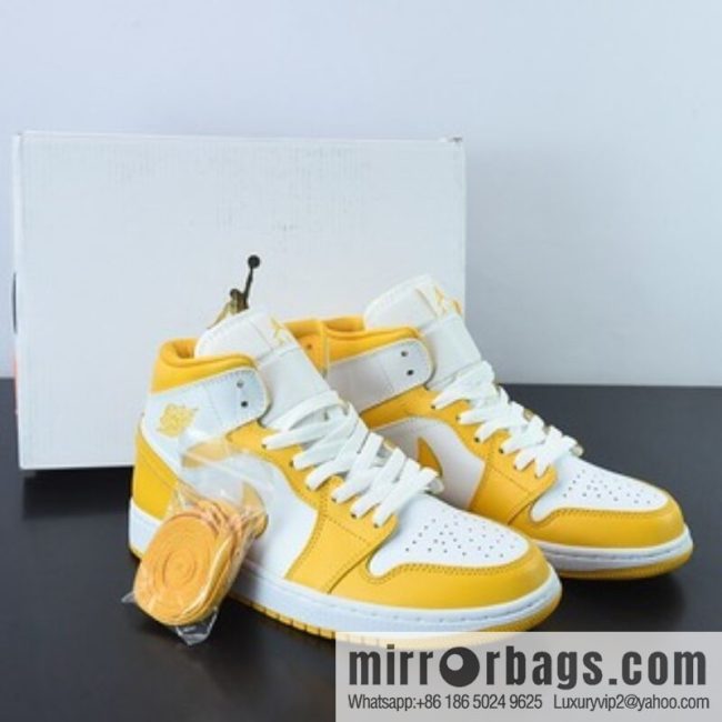 Air Jordan 1 Mid white and yellow, the same basketball shoes as Unisex in the middle series, item number: BQ6472-117