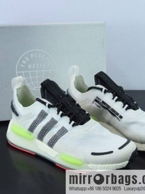 Adidas Adidas NMD_V3 Boost \"OG White\" Flying Weaving Low Top Popcorn Cushioning Versatile Casual Sports Running Shoes \"White Black Green\" GW3063