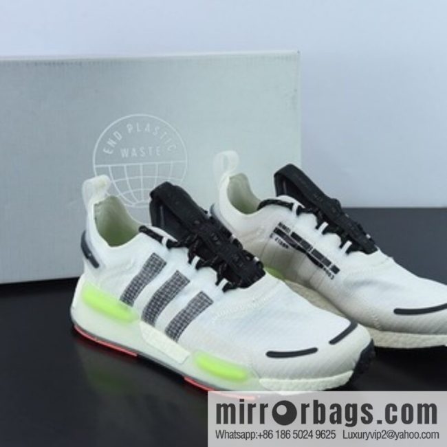 Adidas Adidas NMD_V3 Boost \"OG White\" Flying Weaving Low Top Popcorn Cushioning Versatile Casual Sports Running Shoes \"White Black Green\" GW3063