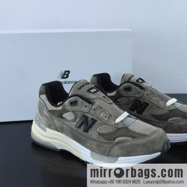 JJJJound x New Balance M992J2 joint president Vintage jogging shoes, black and gray