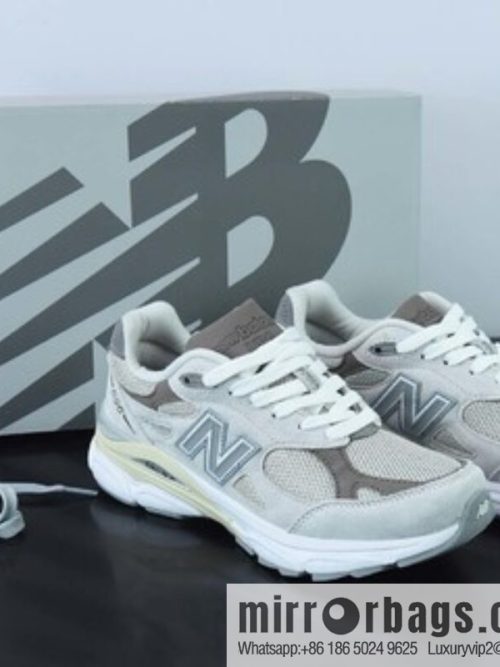 New Balance M990AL3 Item Number: M990SC3 New Balance NB990V3 White