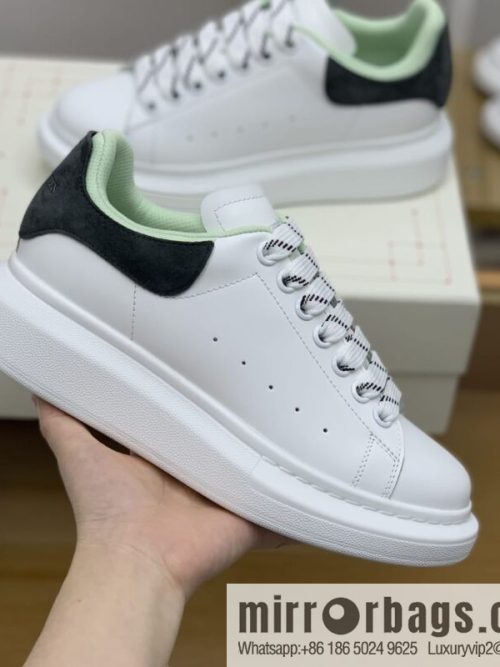 Alexander McQueen, Unisex sneakers made of calfskin