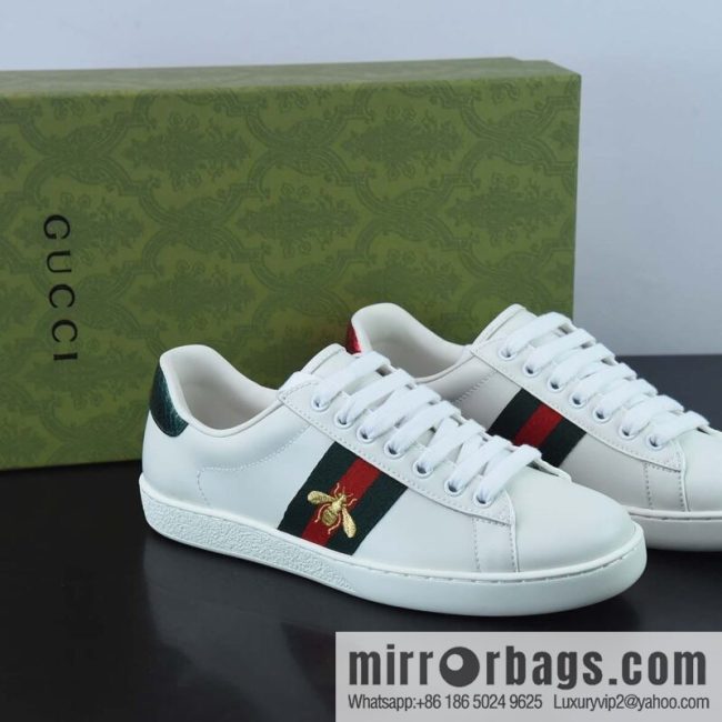 Gucci Gucci white shoes series, classic little bee low-top casual board shoes