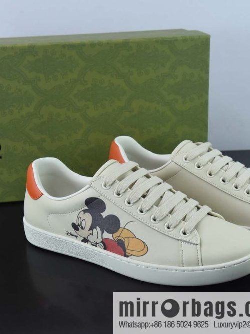 Gucci Gucci white shoes series, classic little bee low-top casual board shoes