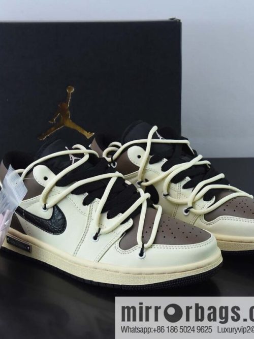 Nike Air Jordan 1 Low \"Black/Mystic Green\" AJ1 Jordan generation strap low-top classic Vintage cultural leisure sports basketball shoes, item number: 553560-062