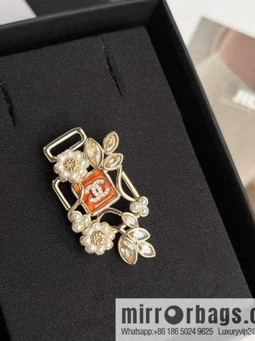 New ☑️ CHANEL Chanel double c pink diamond pearl flower brooch