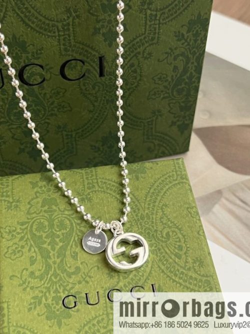 Gucci His & Hers double G round necklace