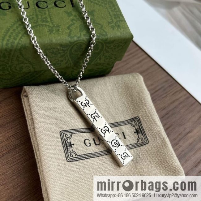 New Gucci Gucci His & Hers double G skull head strip necklace