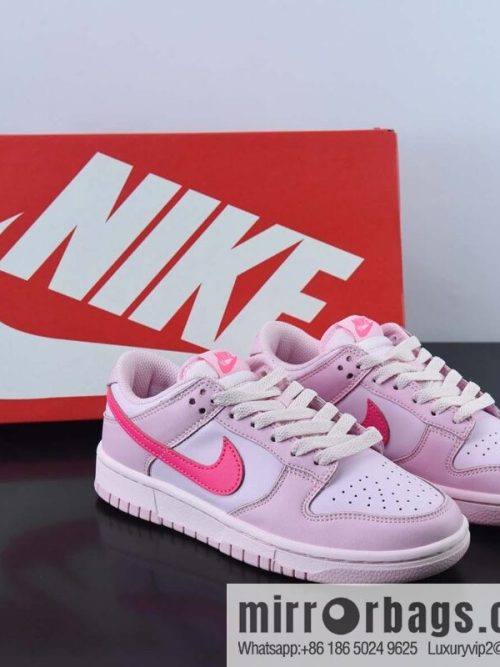 Nike SB Dunk Low GS \"Triple Pink\" Dunk series low-top leisure sports skateboard shoes \"Barbie phosphor\" Item number: DH9765-600