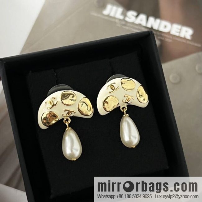 New ☑️ CHANEL Chanel mushroom 🍄 pearl stud earrings necklace - Image 3