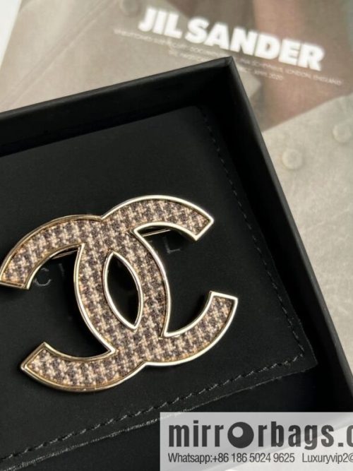 New ☑️ Chanel double c plush brooch