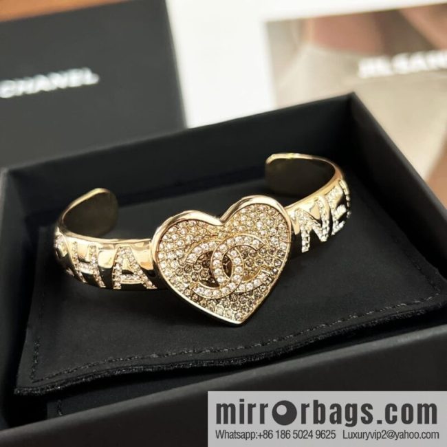 New ☑️ CHANEL Chanel Double C Full Diamond Love Peach Heart Opening Bracelet - Image 3