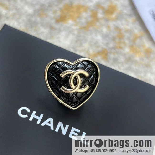 New ☑️ CHANEL Chanel double c peach heart brooch