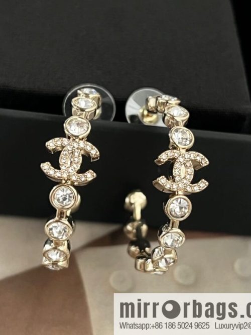 New ☑️ CHANEL Chanel semi-round double c round diamond stud earrings