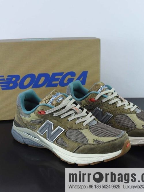 Bodegar x NB New Balance Made in USA M990V3 🥰 Here to Stay \"Three generations of series Unisex sneakers of the same style Item number: M990BD3