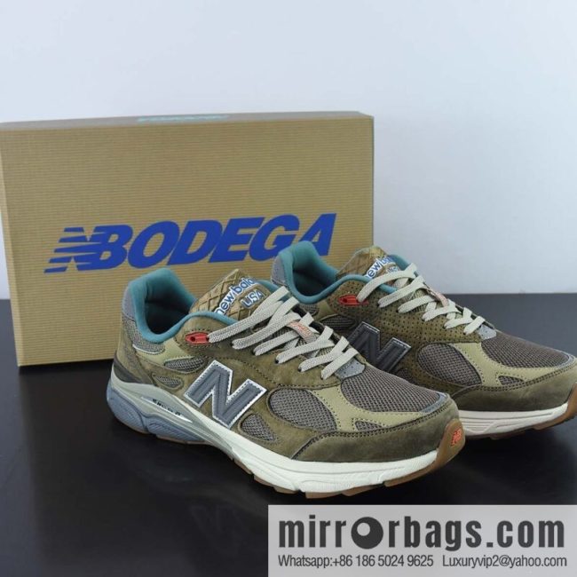 Bodegar x NB New Balance Made in USA M990V3 🥰 Here to Stay \"Three generations of series Unisex sneakers of the same style Item number: M990BD3