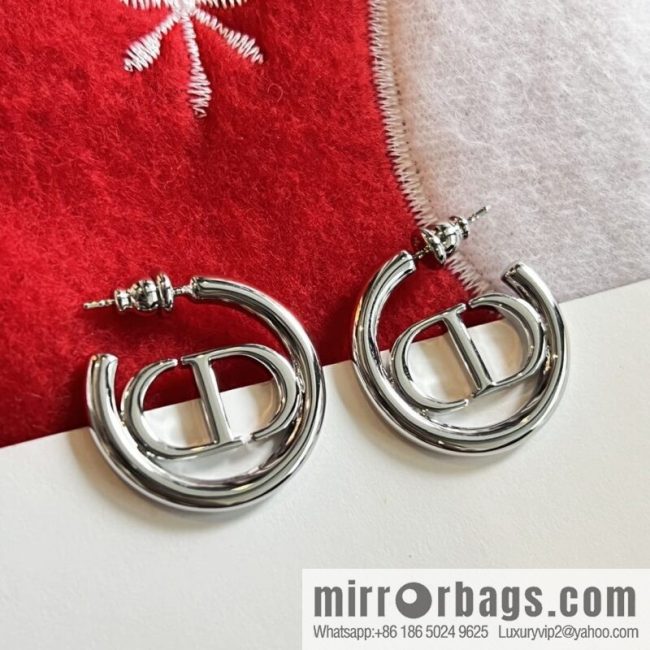 ☑️Dior silver CD stud earrings