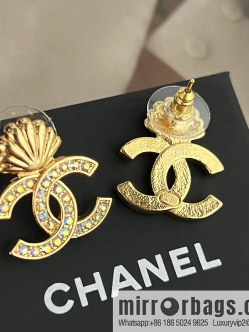 New ☑️ CHANEL Chanel c1 double c gold shell stud earrings