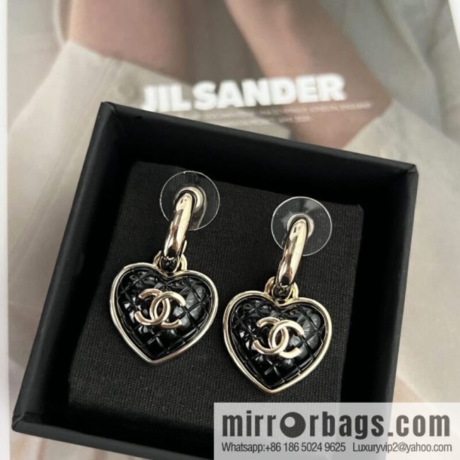 New ☑️ CHANEL Chanel c2 double c peach heart love stud earrings