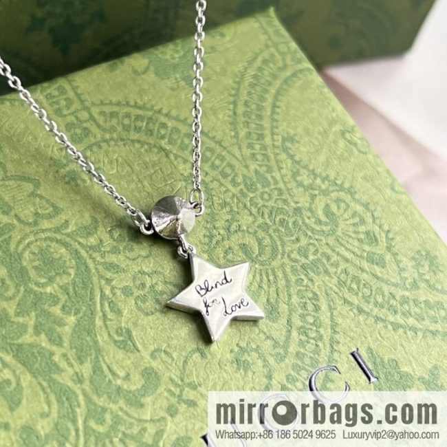 New Gucci Gucci star cat head necklace
