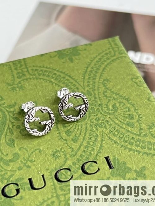 New Gucci Gucci double G stud earrings