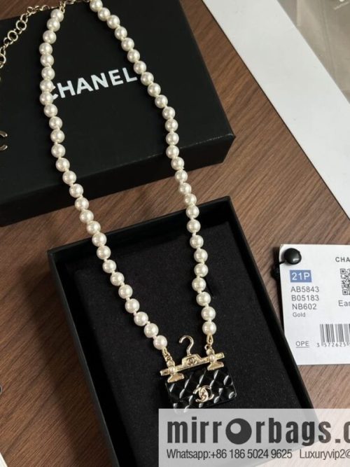 New ☑️ CHANEL Chanel pearl hanger bag necklace