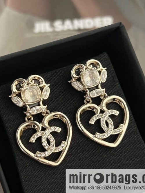 New ☑️ CHANEL Chanel c2 double c gold peach heart love stud earrings