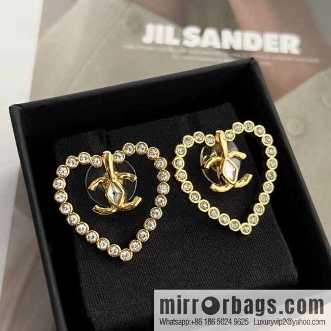 New ☑️ CHANEL Chanel double c peach heart love stud earrings