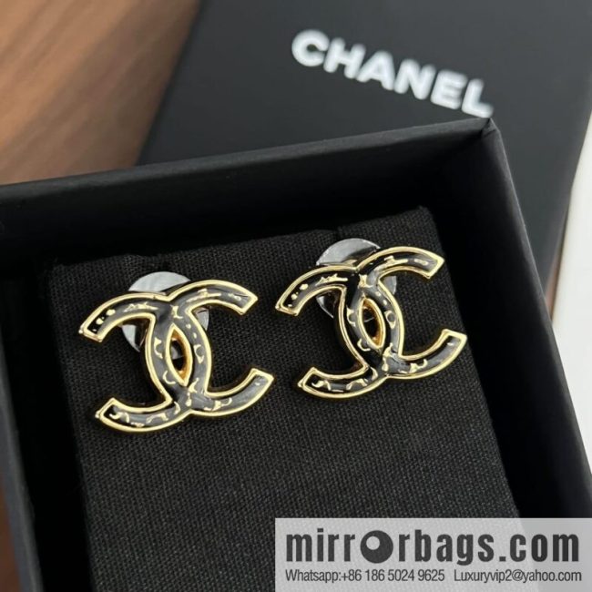 New ☑️ CHANEL Chanel c1 double c white wavy black gold edge stud earrings - Image 2
