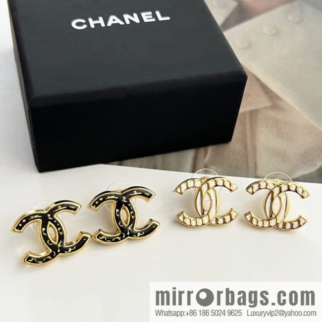 New ☑️ CHANEL Chanel c1 double c white wavy black gold edge stud earrings