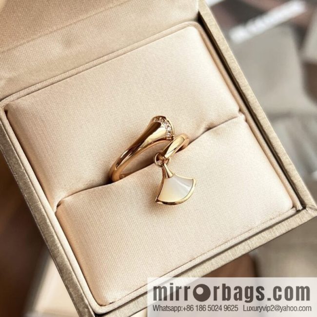 BVLGARI Bulgari classic red chalcedony white fritillary fan ring - Image 2