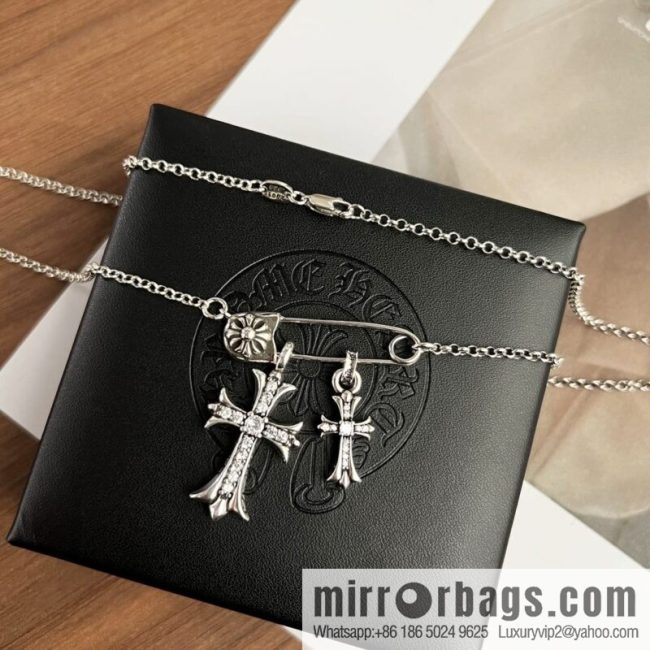 Classic hit, Crossheart cross pin necklace - Image 3