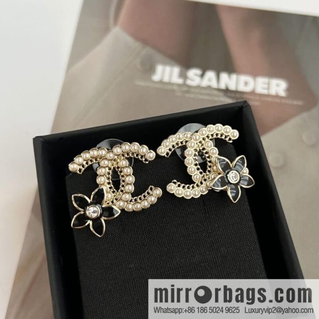 New ☑️ CHANEL Chanel c1 double c pearl black camellia stud earrings