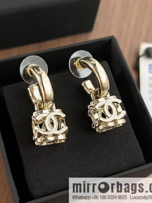 New ☑️ CHANEL Chanel c2 double c square stud earrings