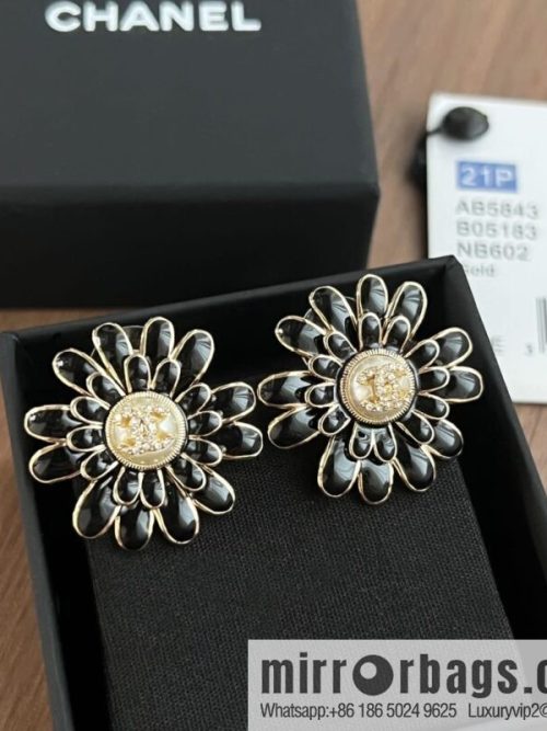 New ☑️ CHANEL Chanel c1 double c black camellia stud earrings