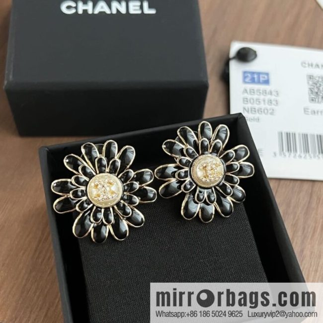 New ☑️ CHANEL Chanel c1 double c black camellia stud earrings
